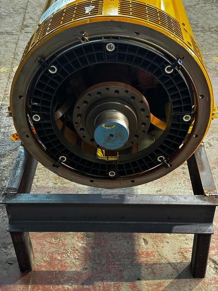  365 kW 365 kW - 600V New Surplus Alternators/Gen ends